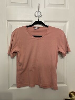 Women's V-Neck Short Sleeve Top in Dusty Rose